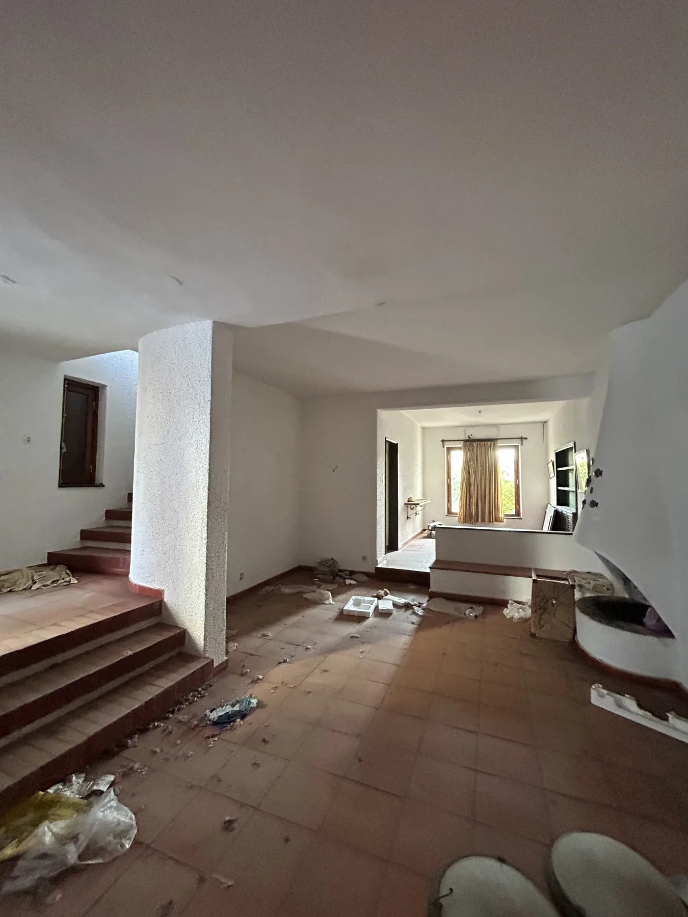 Obra Rui antes da intervenção: espaço interior existente