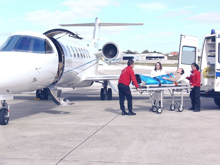 Configuração médica de ambulância aérea Omni