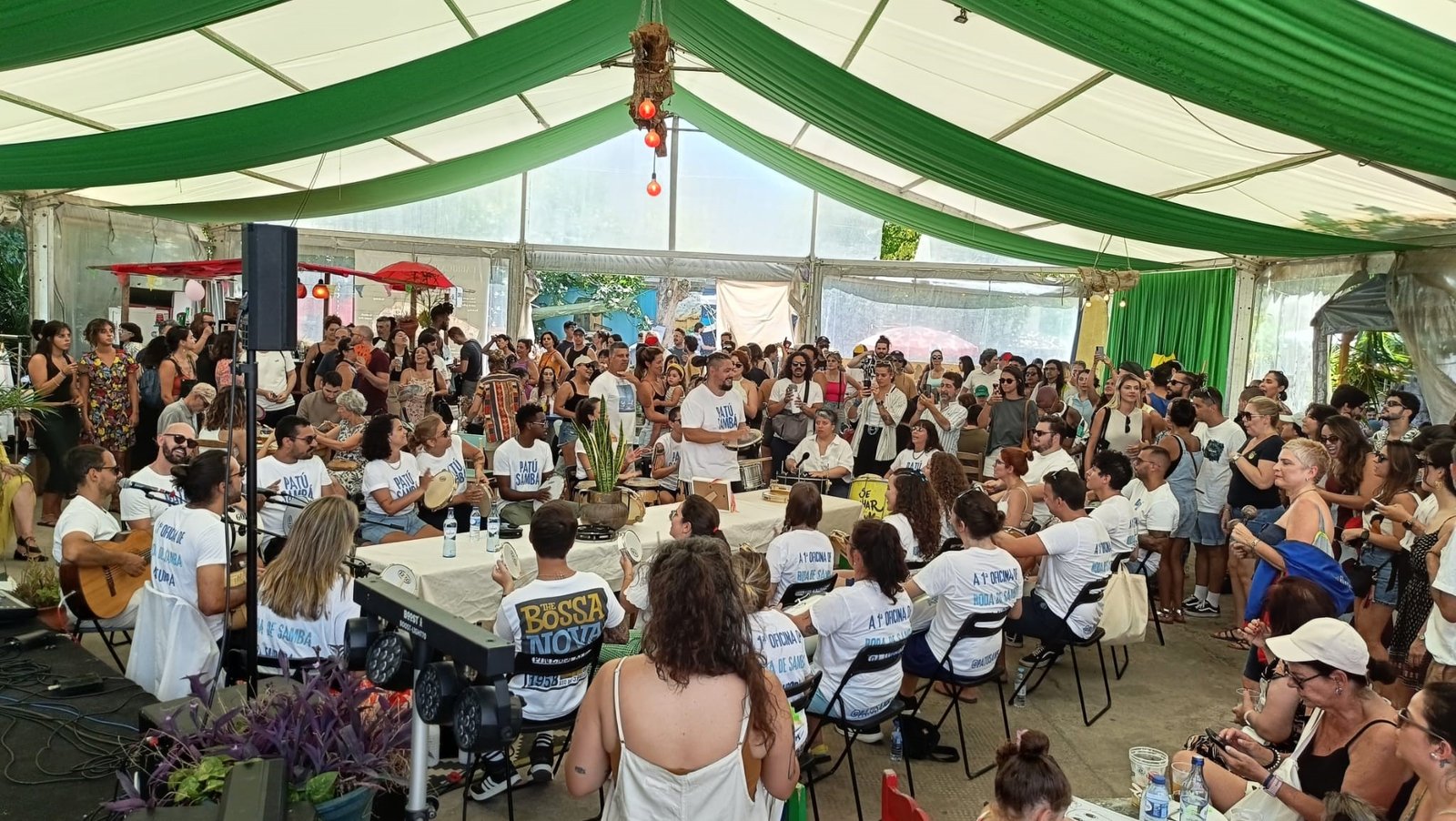 Roda de samba do Patú num evento cultural em Lisboa